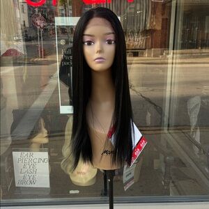 Sleek Black Wig for Women